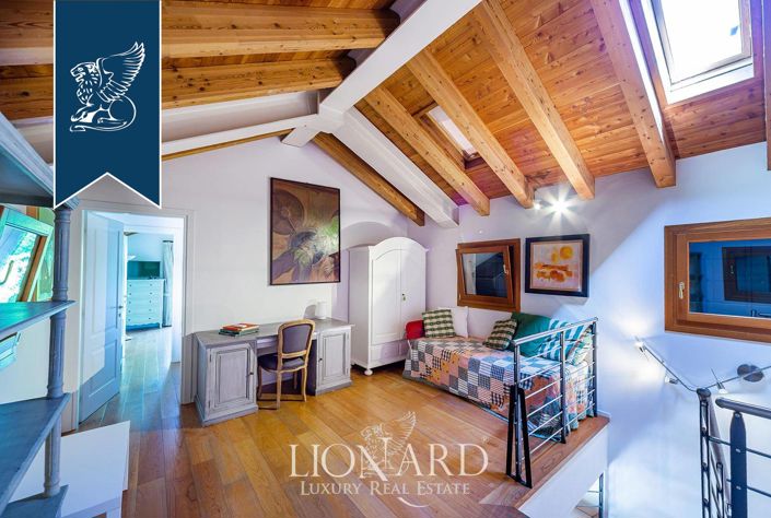 Image No.48-8 Bed Villa for sale