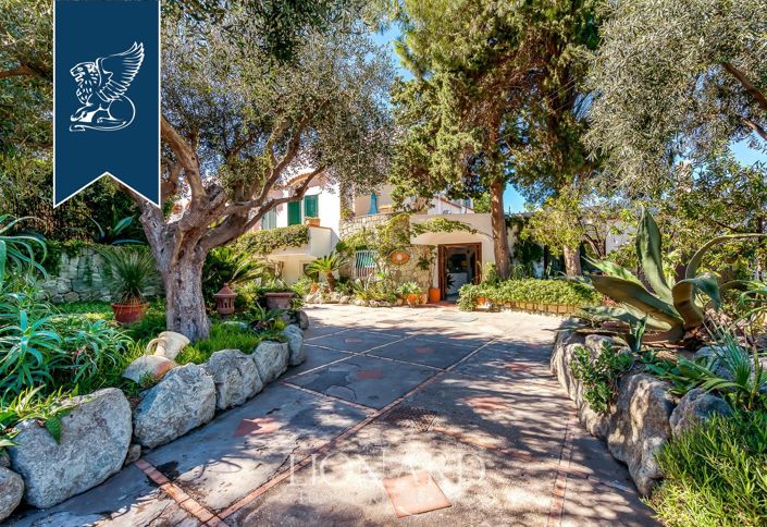 Image No.20-33 Bed Hotel for sale