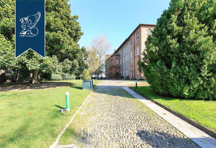 Image No.20-9 Bed Hotel for sale