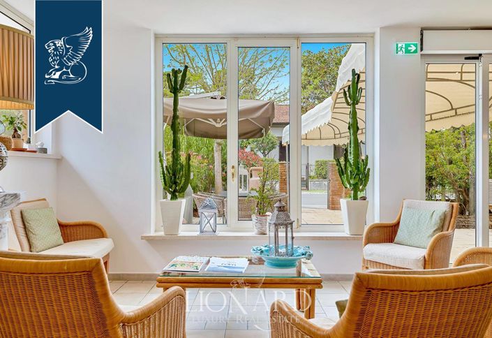 Image No.4-18 Bed Hotel for sale