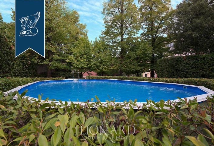 Image No.21-12 Bed Villa for sale