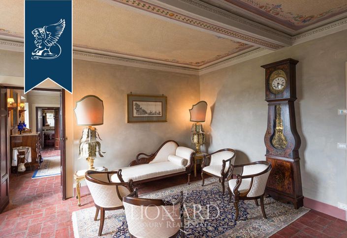 Image No.64-12 Bed Villa for sale