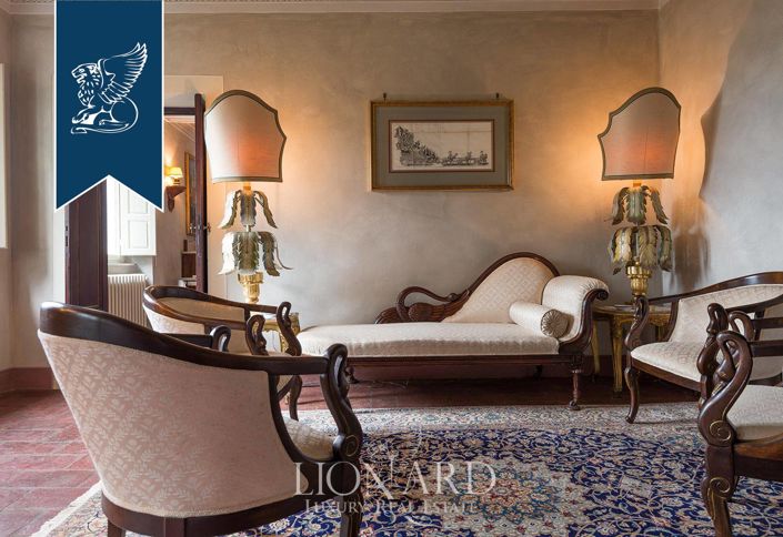 Image No.65-12 Bed Villa for sale