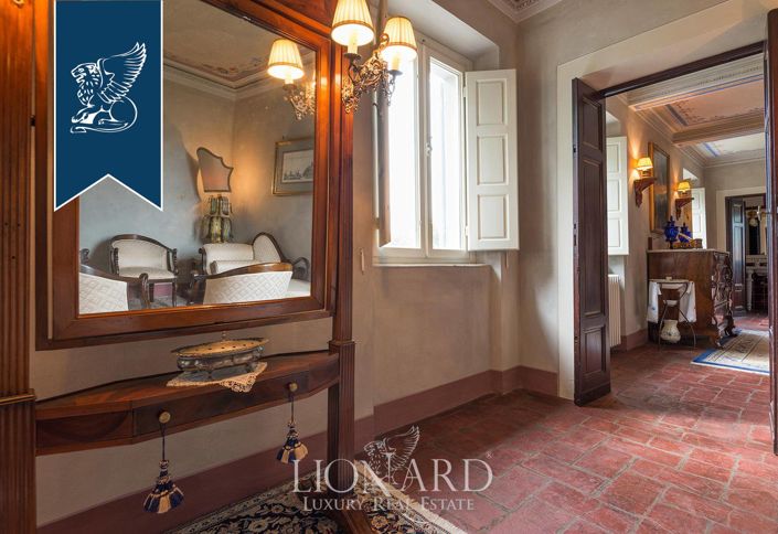 Image No.66-12 Bed Villa for sale