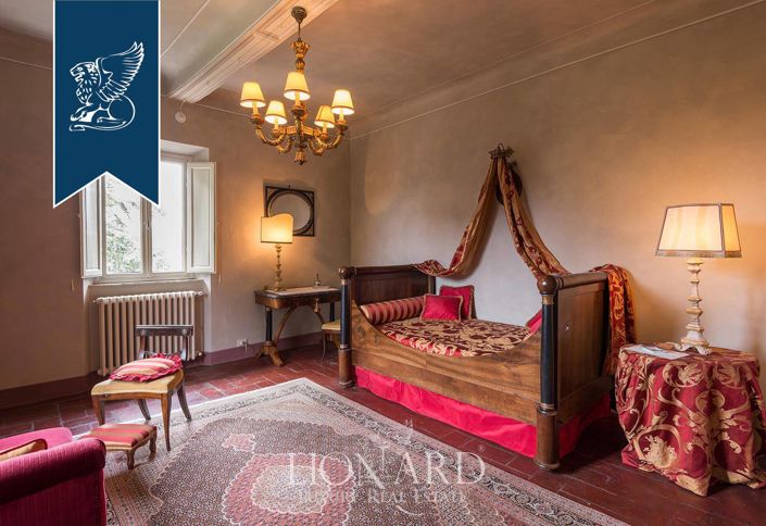 Image No.70-12 Bed Villa for sale