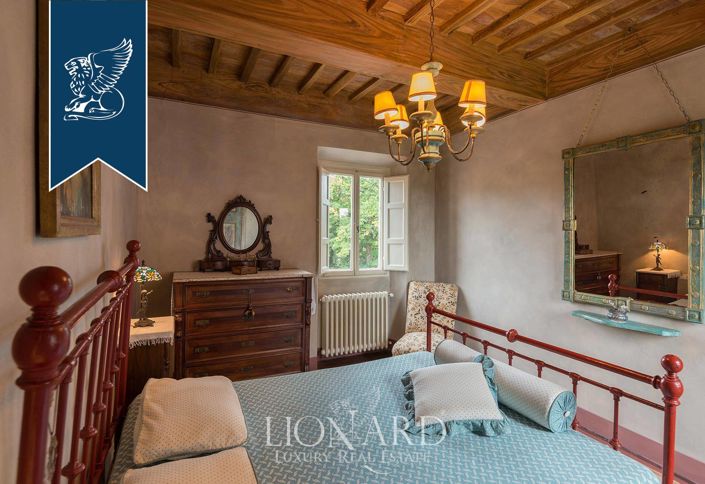 Image No.73-12 Bed Villa for sale