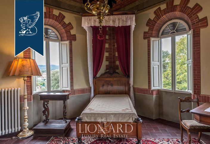 Image No.74-12 Bed Villa for sale