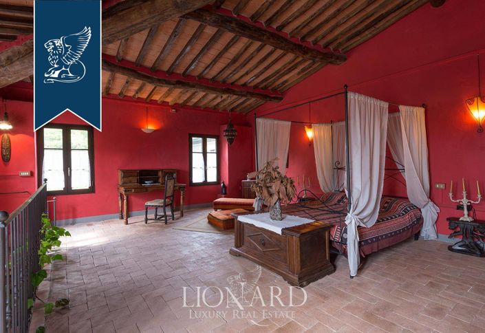 Image No.78-12 Bed Villa for sale