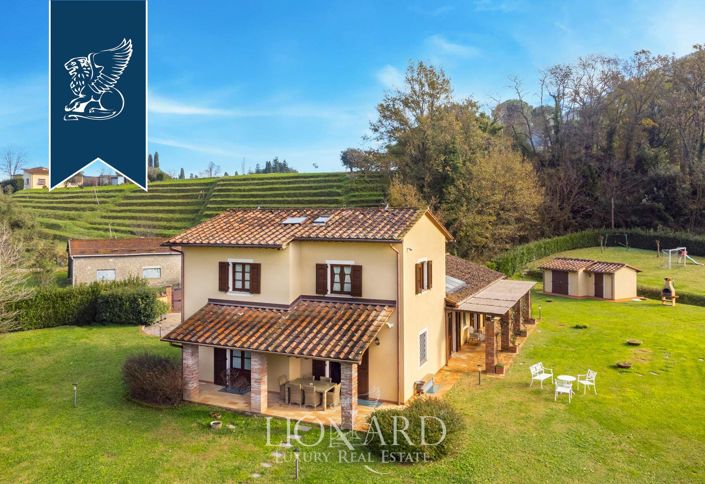 Image No.10-7 Bed Villa for sale