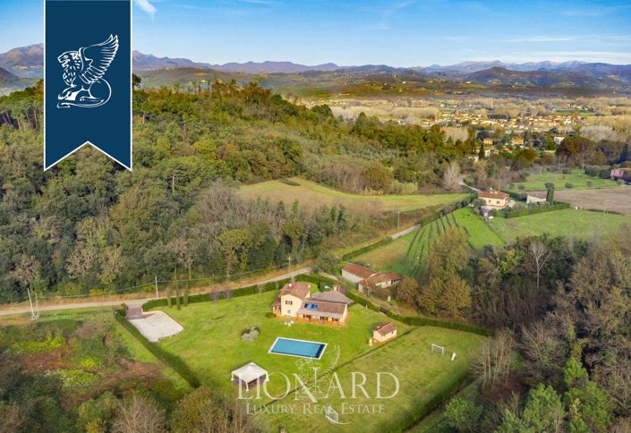 Image No.7-7 Bed Villa for sale