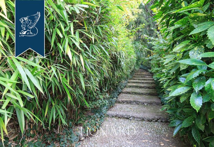 Image No.18-27 Bed Villa for sale