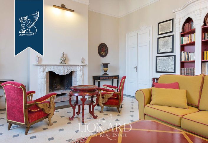 Image No.12-10 Bed Villa for sale