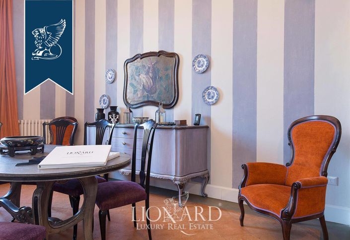 Image No.17-10 Bed Villa for sale