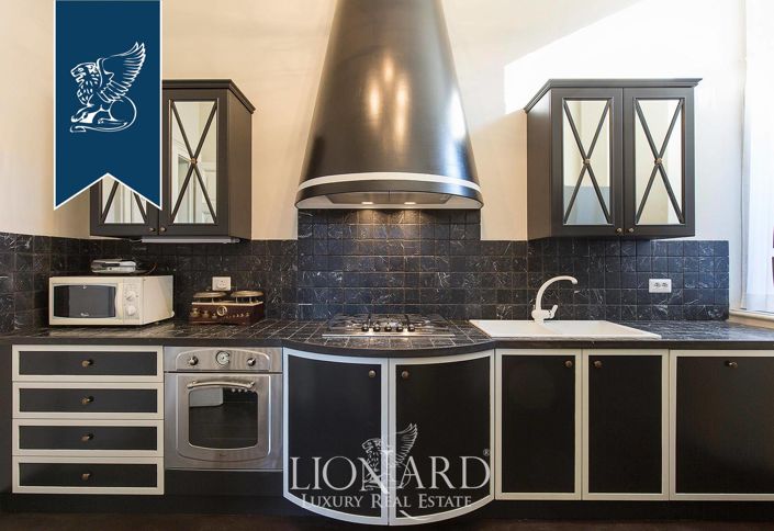 Image No.28-10 Bed Villa for sale