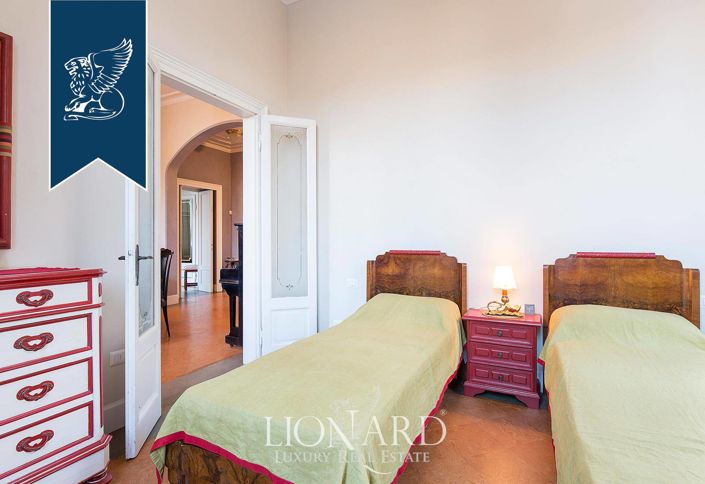 Image No.38-10 Bed Villa for sale