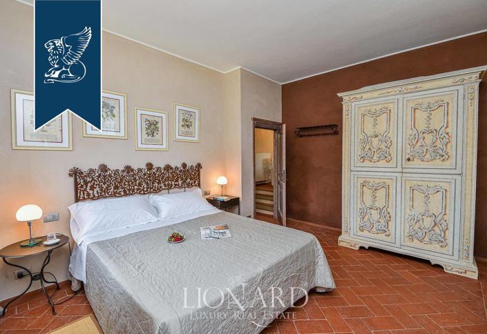 Image No.48-Maison de campagne de 18 chambres à vendre à Castellina in Chianti