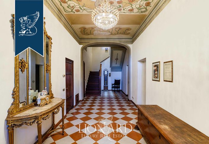 Image No.13-11 Bed Villa for sale