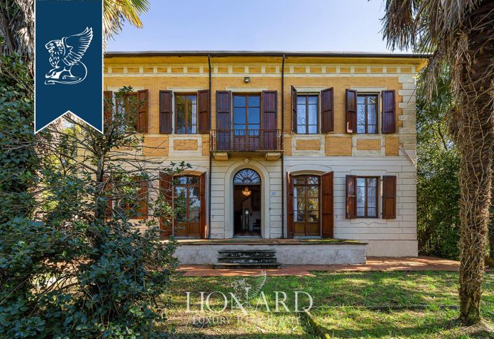 Image No.2-11 Bed Villa for sale