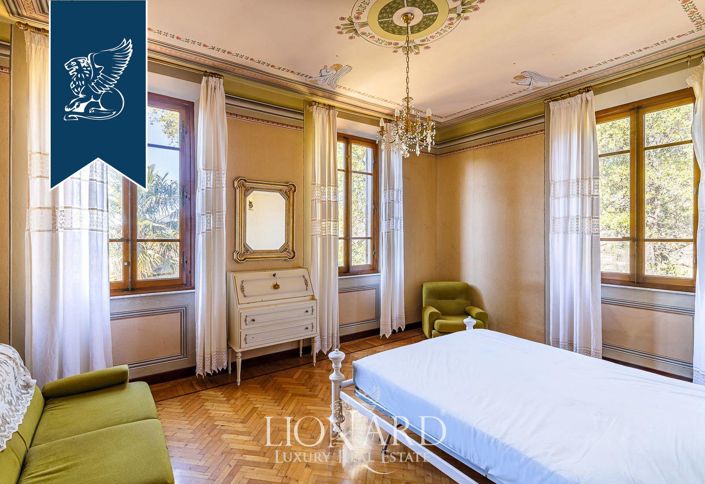 Image No.26-11 Bed Villa for sale