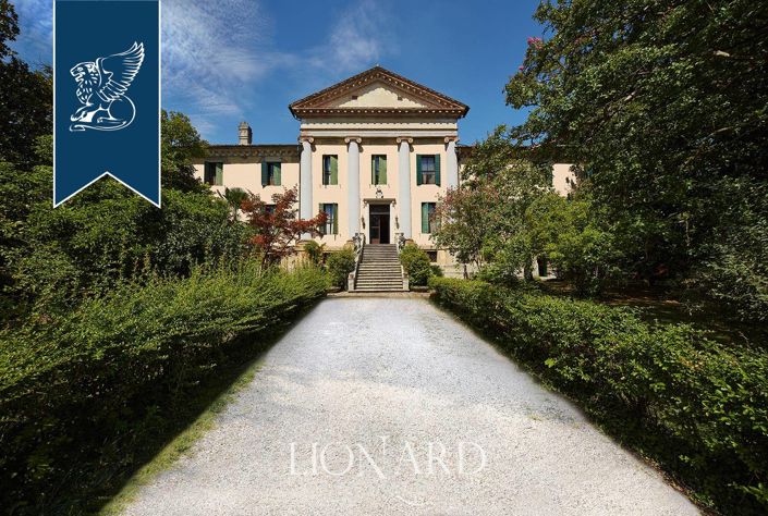 Image No.2-4 Bed Villa for sale