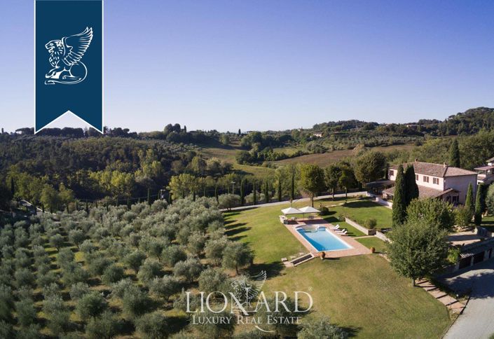 Image No.10-7 Bed Villa for sale