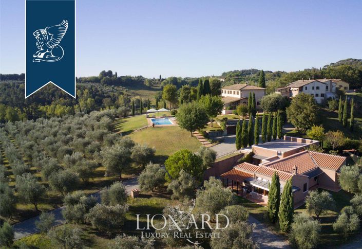 Image No.11-7 Bed Villa for sale