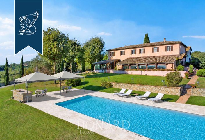 Image No.2-Villa de 10 chambres à vendre à Siena