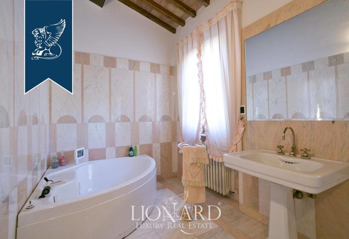 Image No.79-7 Bed Villa for sale