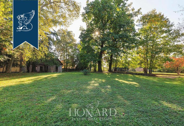 Image No.16-52 Bed Villa for sale