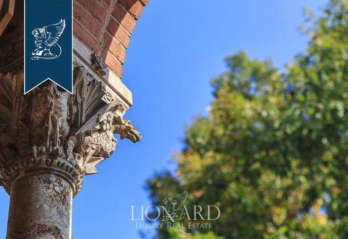 Image No.17-52 Bed Villa for sale