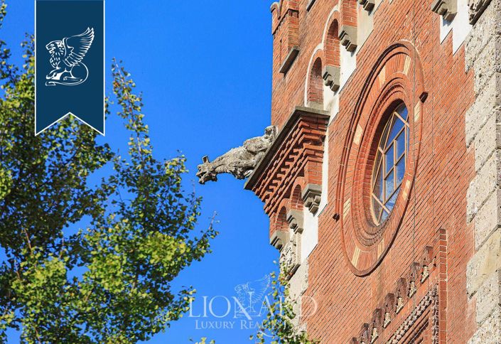 Image No.18-52 Bed Villa for sale