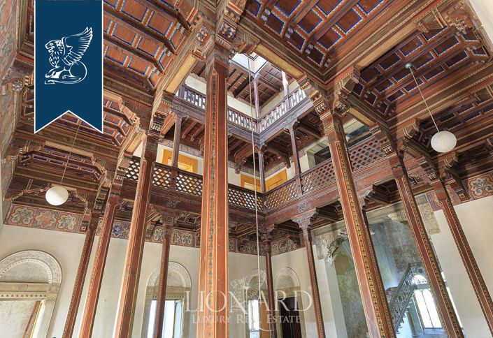 Image No.31-52 Bed Villa for sale