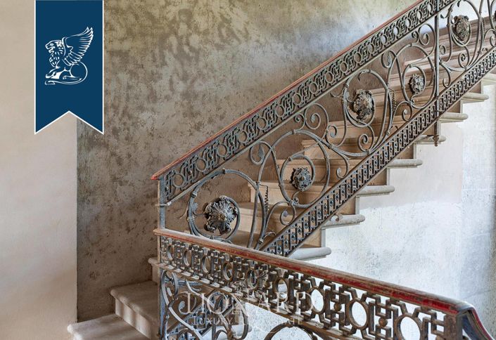 Image No.38-52 Bed Villa for sale