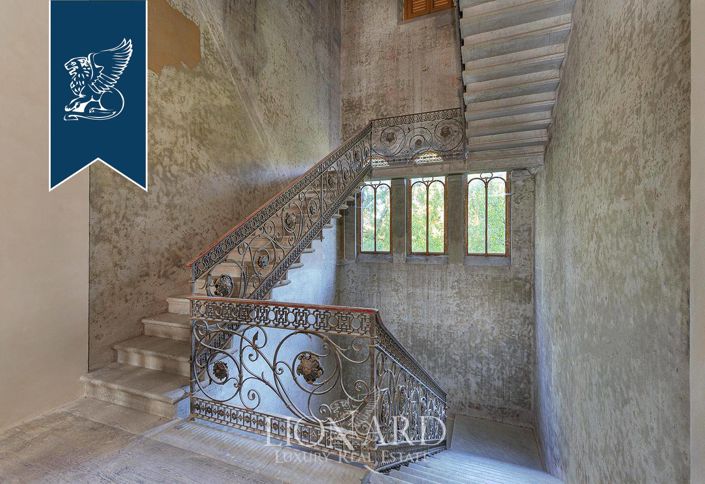 Image No.39-52 Bed Villa for sale