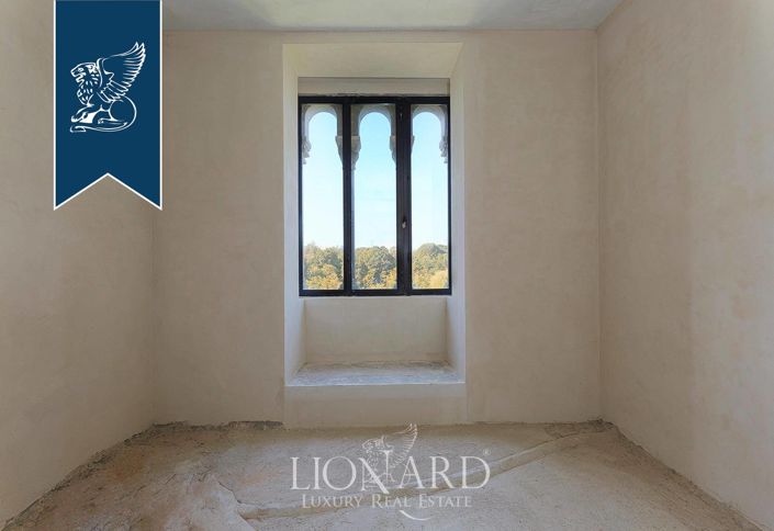 Image No.40-52 Bed Villa for sale