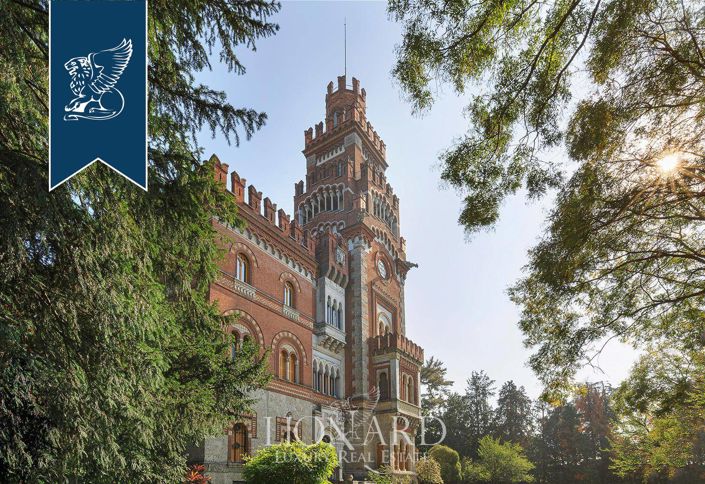 Image No.8-52 Bed Villa for sale