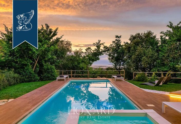 Image No.37-5 Bed Villa for sale