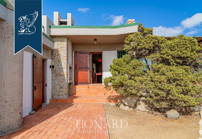 Image No.12-10 Bed Villa for sale