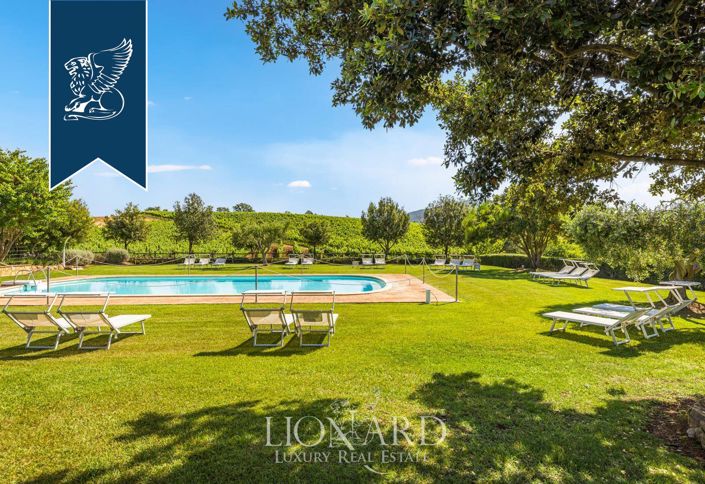 Image No.11-15 Bed Farmhouse for sale