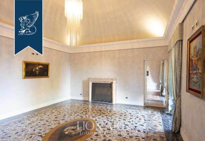 Image No.15-30 Bed Property for sale