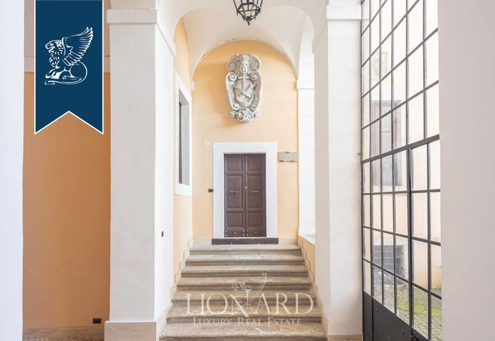 Image No.18-30 Bed Property for sale