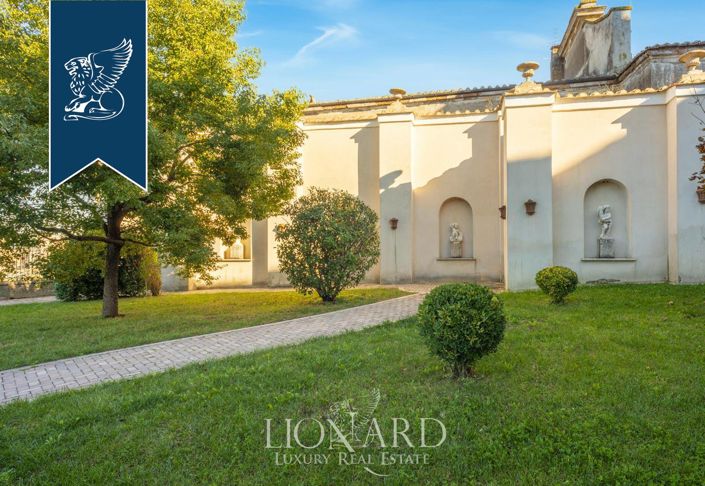 Image No.3-30 Bed Property for sale