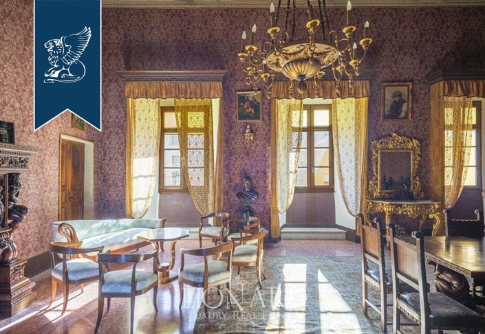 Image No.6-30 Bed Property for sale