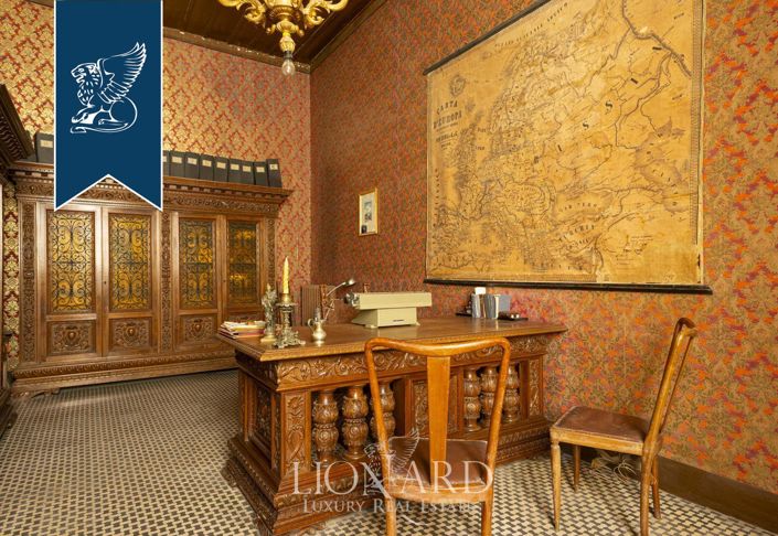 Image No.9-30 Bed Property for sale