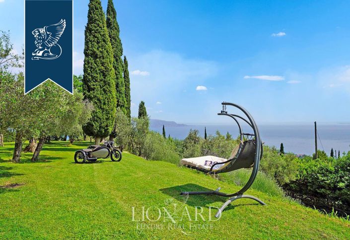 Image No.13-11 Bed Villa for sale