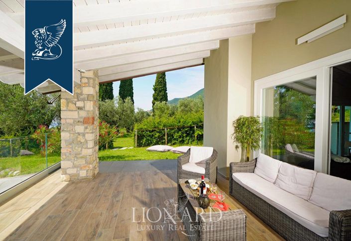 Image No.15-11 Bed Villa for sale