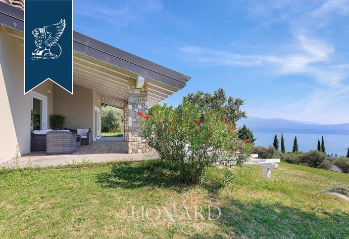 Image No.18-11 Bed Villa for sale