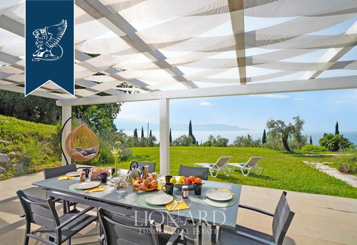 Image No.18-11 Bed Villa for sale