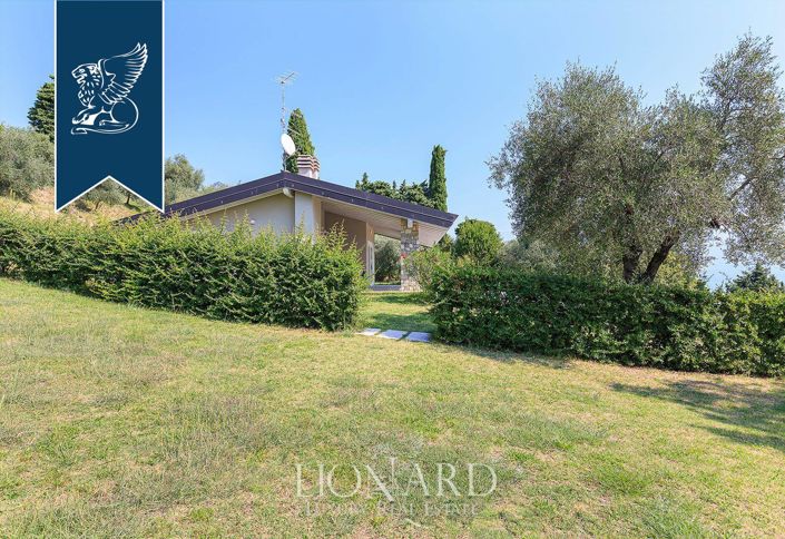 Image No.20-11 Bed Villa for sale