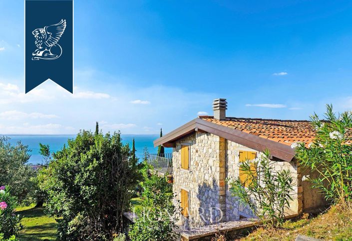 Image No.3-11 Bed Villa for sale